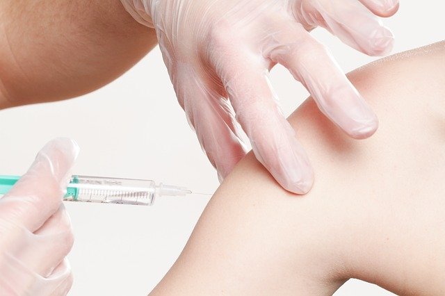 การฉีดวัคซีน COVID-19