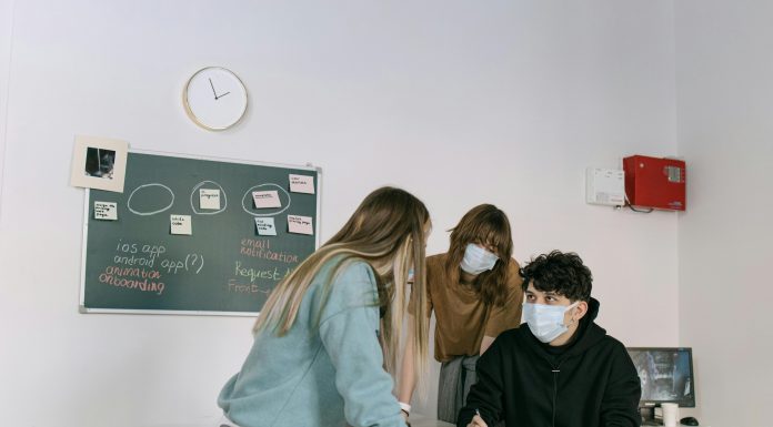 Smart Communication for Building Safety Culture